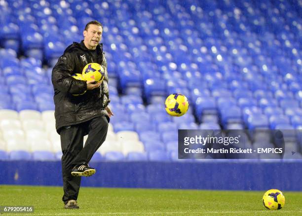 Everton Under 18 coach Duncan Ferguson