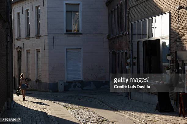 old town. leuven. belgium - lovaina fotografías e imágenes de stock