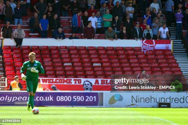 Sign in honour of their new manager welcomes Stuart Pearce back to Nottingham Forest