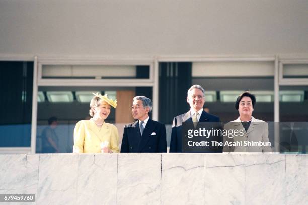 Emperor Akihito and Empress Michiko attend the welcome ceremony with Brazilian President Fernando Henrique Cardoso and his wife Ruth Cardoso at...