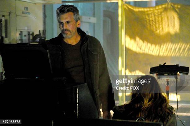 Guest star Oded Fehr and Miranda Otto in the "11:00 PM-12:00 AM" season finale episode of 24: LEGACY airing Monday, April 17 on FOX.