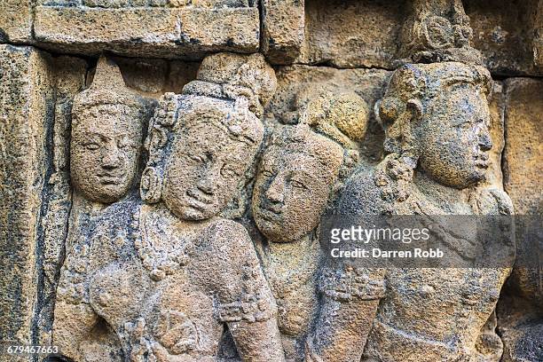 borobudur temple carving, central java, indonesia - altorrelieve fotografías e imágenes de stock