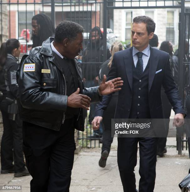 Ernie Hudson and Justin Kirk in the all-new Fueling Fires episode of APB airing Monday, March 27 on FOX.