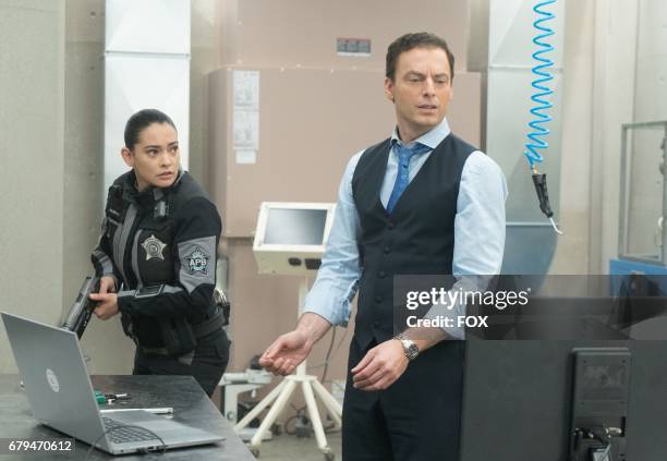 Natalie Martinez and Justin Kirk in the all-new Pandoras Box episode of APB airing Monday, April 17 on FOX.