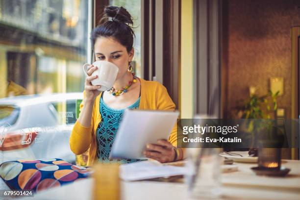 coffee break - yellow business stock pictures, royalty-free photos & images