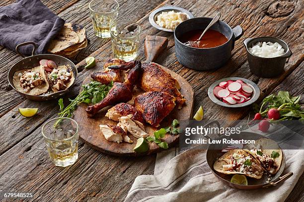 chicken - food rustic stock-fotos und bilder