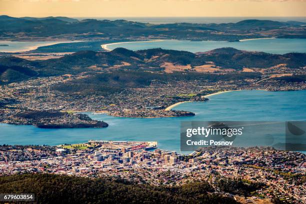 view of hobart from the top of mt wellington, tasmania - hobart tasmania - fotografias e filmes do acervo