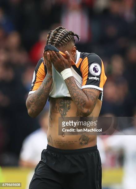 Abel Hernandez of Hull City reacts as Sunderland celebrate their second goal during the Premier League match between Hull City and Sunderland at KCOM...