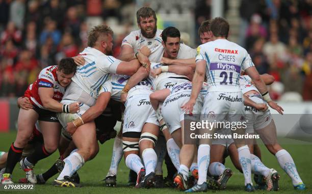 Geoff Parling and the Exeter Chiefs forwards maul during the Aviva Premiership match between Gloucester Rugby and Exeter Chiefs at Kingsholm Stadium...