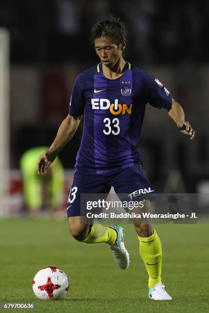 Tsukasa Shiotani of Sanfrecce Hiroshima in action during the J.League J1 match between Sanfrecce Hiroshima and Vissel Kobe at Edion Stadium Hiroshima...