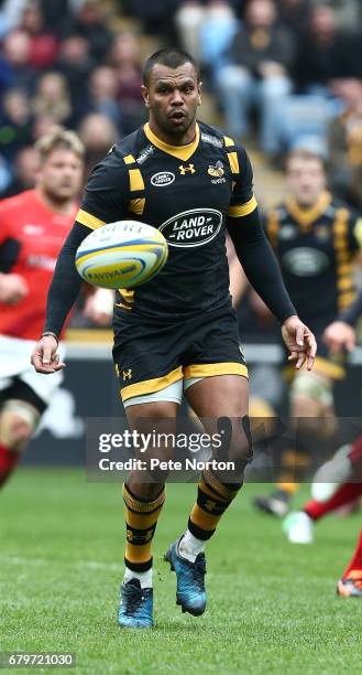 Kurtley Beale of Wasps in action during the Aviva Premiership match between Wasps and Saracens at The Ricoh Arena on May 6, 2017 in Coventry, England.