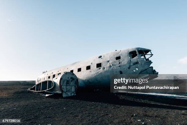 abandoned airplane - crash site stock pictures, royalty-free photos & images