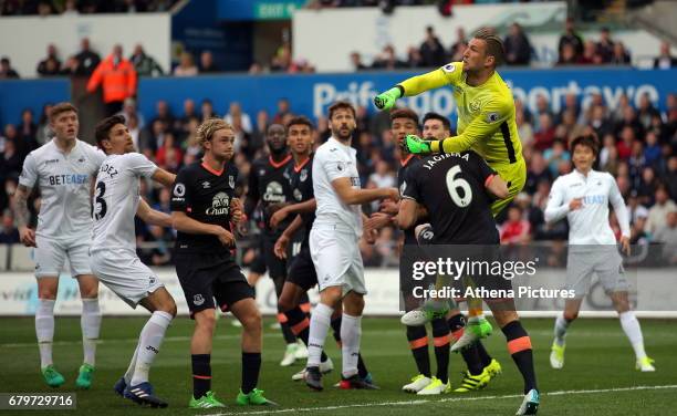 Maarten Stekelenburg of Everton punches the ball away during the Premier League match between Swansea City and Everton at The Liberty Stadium on May...