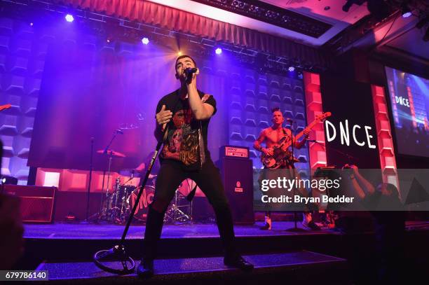 Performs on stage at 28th Annual GLAAD Media Awards at The Hilton Midtown on May 6, 2017 in New York City.