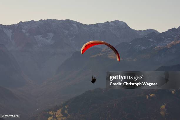 bavaria alps - chiemgau - aussicht genießen 個照片及圖片檔