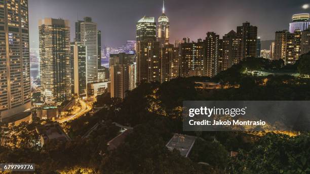 hong kong night view - jakob montrasio stock pictures, royalty-free photos & images