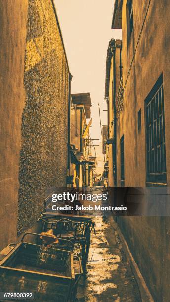 nongtang alley - jakob montrasio stock pictures, royalty-free photos & images