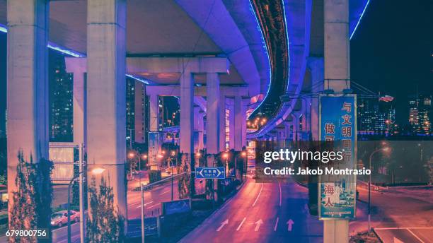 streets of shanghai - jakob montrasio stock pictures, royalty-free photos & images