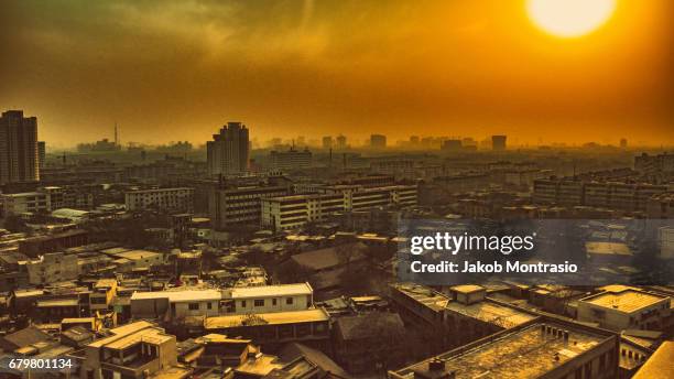 xi'an sunset - jakob montrasio stock pictures, royalty-free photos & images