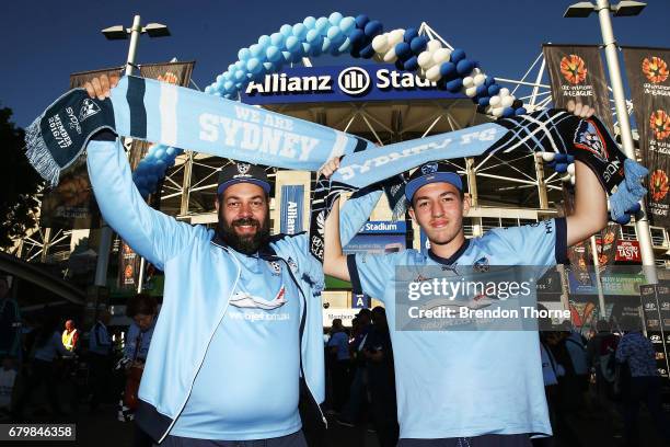 Sydney FC fans show their colour prior to the 2017 A-League Grand Final match between Sydney FC and the Melbourne Victory at Allianz Stadium on May...