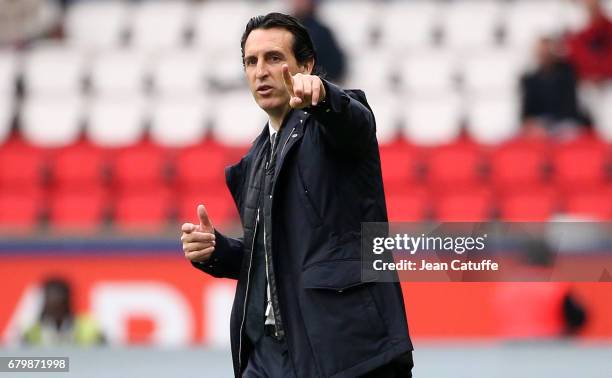 Coach of PSG Unai Emery gestures during the French Ligue 1 match between Paris Saint-Germain and SC Bastia at Parc des Princes stadium on May 6, 2017...