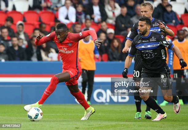 Blaise Matuidi of PSG, Abdelhamid El Kaoutari of Bastia during the French Ligue 1 match between Paris Saint-Germain and SC Bastia at Parc des Princes...