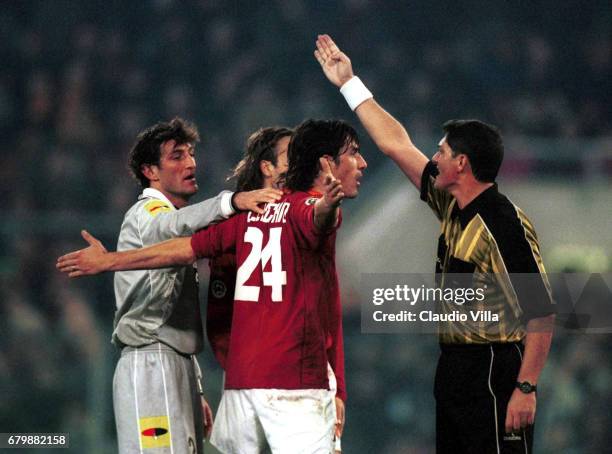 12th Round: ROMA vs JUVENTUS 0-0. Marco Delvecchio of Roma complaining with the referee Gennaro Borriello