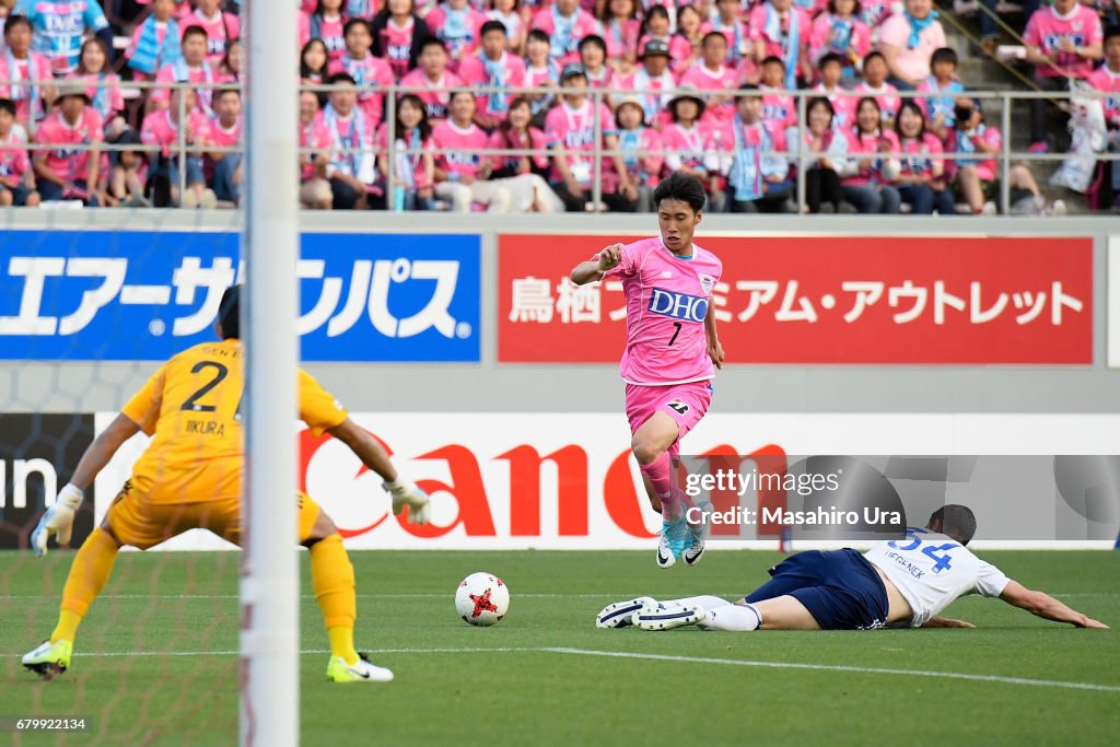 Sagan Tosu v Yokohama F.Marinos - J.League J1