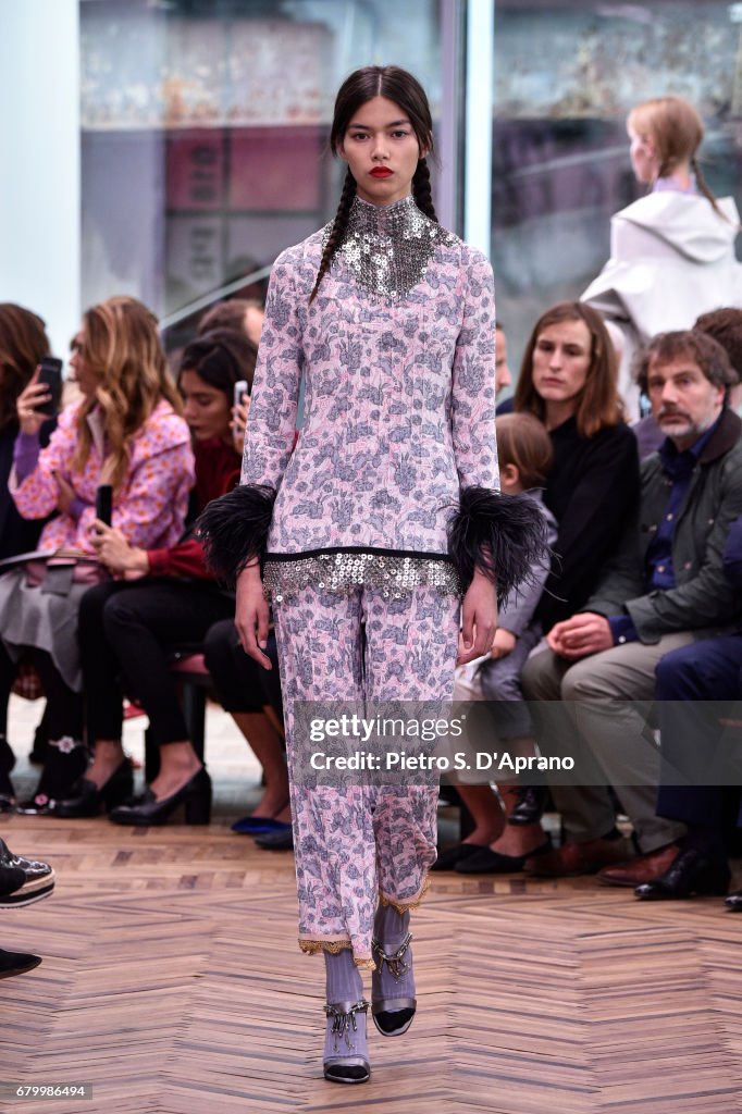 Prada Resort 2018 Womenswear Show - Runway
