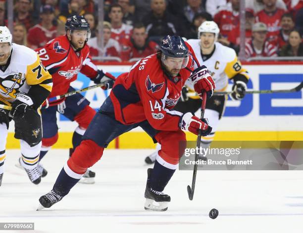 Justin Williams of the Washington Capitals skates against the Pittsburgh Penguins in Game Five of the Eastern Conference Second Round during the 2017...