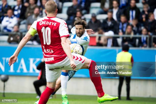 Mattias Bjarsmyr of IFK Goteborg scores 3-0 during the Allsvenskan match between IFK Goteborg and Kalmar FF at Gamla Ullevi on May 7, 2017 in...