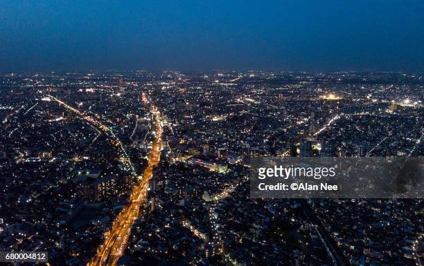 night view of tokyo - 都市 stock-fotos und bilder