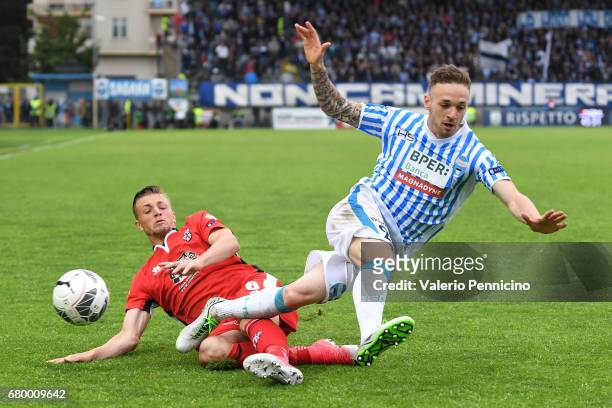Manuel Lazzari of SPAL is tackled by Fabio Eguelfi of FC Pro Vercelli during the Serie B match between SPAL and FC Pro Vercelli at Stadio Paolo Mazza...