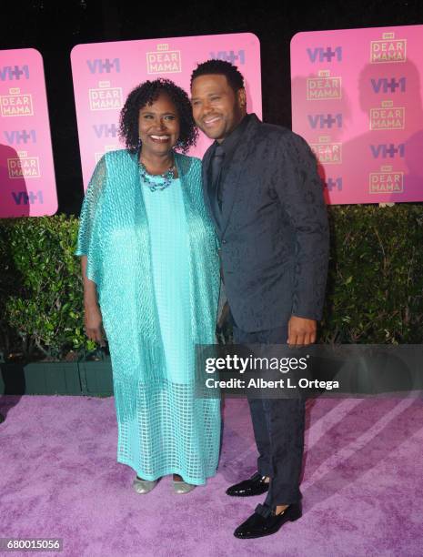 Actor Anthony Anderson and mother Doris Hancox arrive for VH1's 2nd Annual "Dear Mama: An Event To Honor Moms" held at The Huntington Library on May...