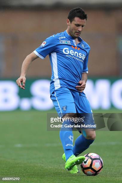 Manuel Pasqual of Empoli FC in action during the Serie A match between Empoli FC and Bologna FC at Stadio Carlo Castellani on May 7, 2017 in Empoli,...