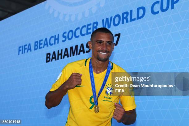 Rodrigo of Brazil starts to celebrate after victory in the FIFA Beach Soccer World Cup Bahamas 2017 final between Tahiti and Brazil at National Beach...