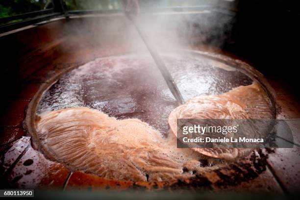 cooked wine - cibi e bevande stock pictures, royalty-free photos & images