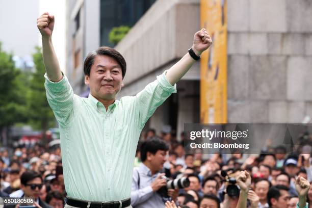 Ahn Cheol-soo, presidential candidate of the People's Party, gestures during a campaign rally at Gwanghwamun Square in Seoul, South Korea, on Monday,...