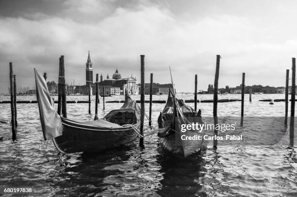 venice city - veículo aquático stockfoto's en -beelden