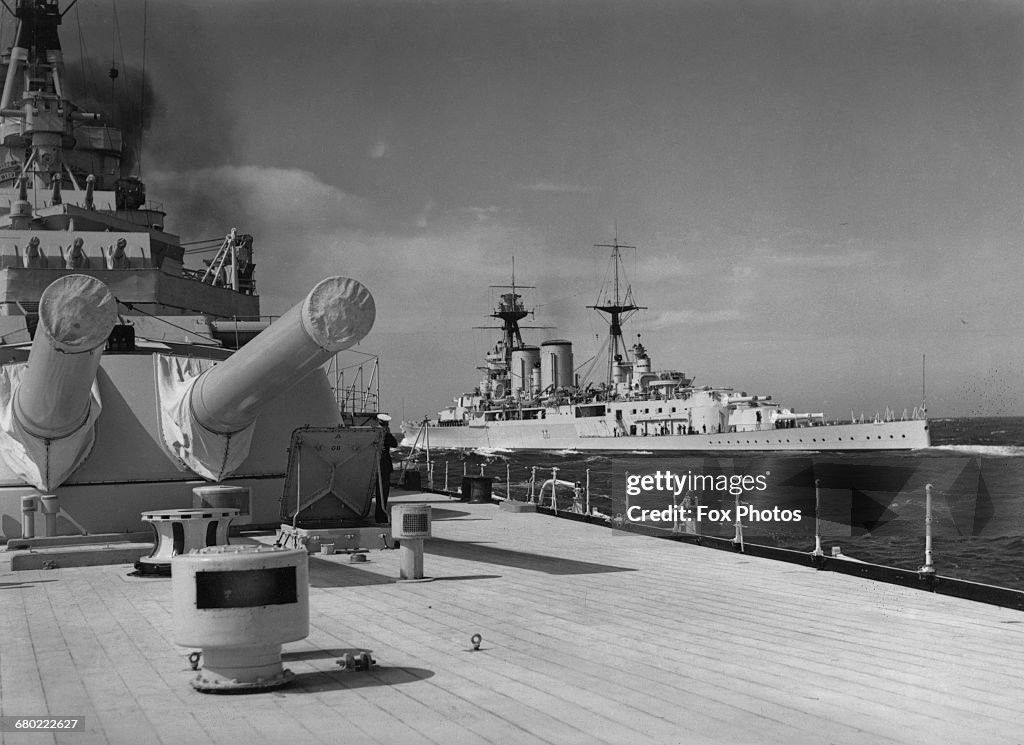 Hms Rude The Royal Navy Admiral-class battlecruiser HMS Hood as viewed from ...
