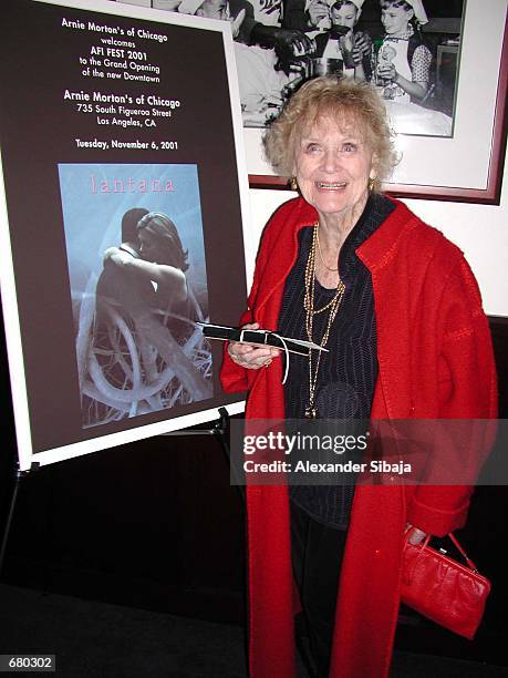 Actress Gloria Stuart attends the after-party premiere for "Lantana" November 6, 2001 at Arnie Morton's Of Chicago restaurant in Los Angeles, CA.