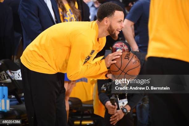 Sport Pre Game Ritual Golden State Warriors Pregame Photos and Premium High Res Pictures ...