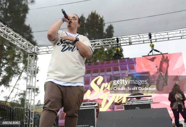 Mac Deville Rapper 85 Scoop Deville Stock Photos, High-Res Pictures, and Images - Getty Images