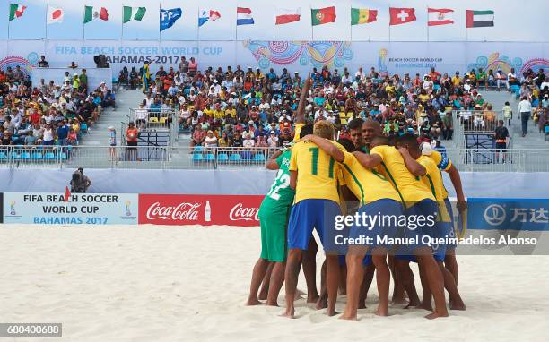 Players of Brazil reacts prior to the FIFA Beach Soccer World Cup Bahamas 2017 final match between Tahiti and Brazil at National Beach Soccer Arena...