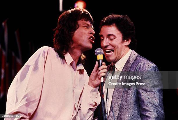Mick Jagger & Bruce Springsteen perform at the 1988 Rock n Roll Hall of Fame Induction Ceremony circa 1988 in New York City.
