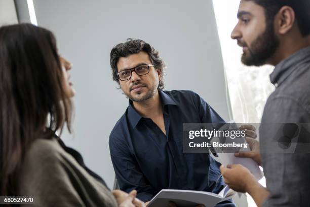 Fara Z 81 Faraz Khan Stock Photos, High-Res Pictures, and Images - Getty Images