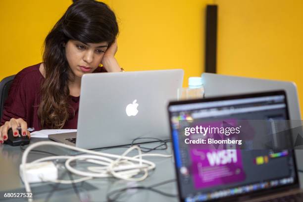 Nest Google Photos and Premium High Res Pictures - Getty Images