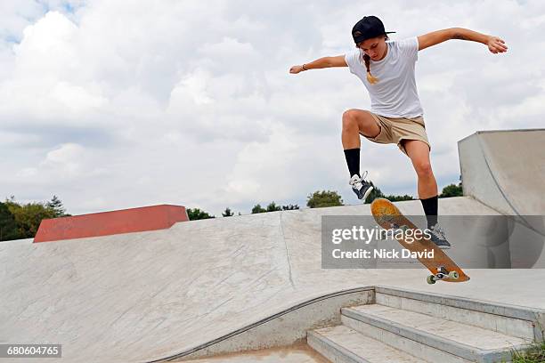 skateboarders - skateboard bildbanksfoton och bilder