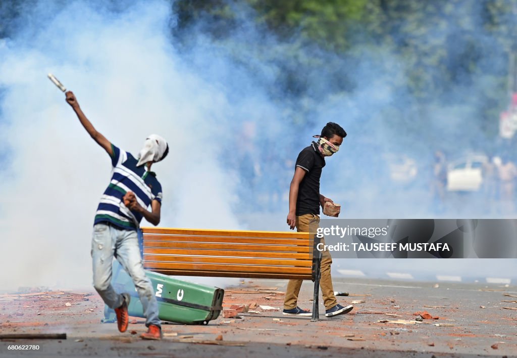 INDIA-KASHMIR-STUDENTS