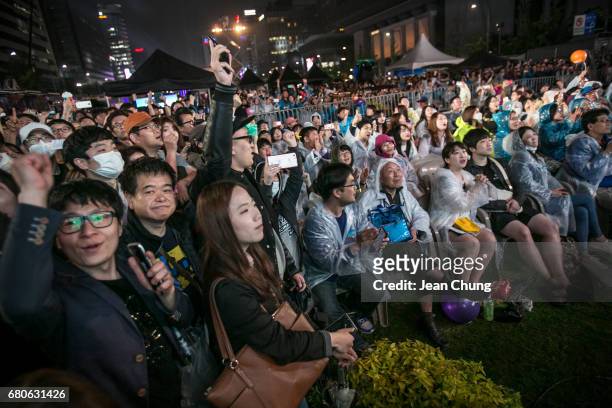 South Koreans cheer as Mr. Moon jae-in was announced No.1 in the exit poll on the presidential election on May 9, 2017 in Seoul, South Korea. Polls...